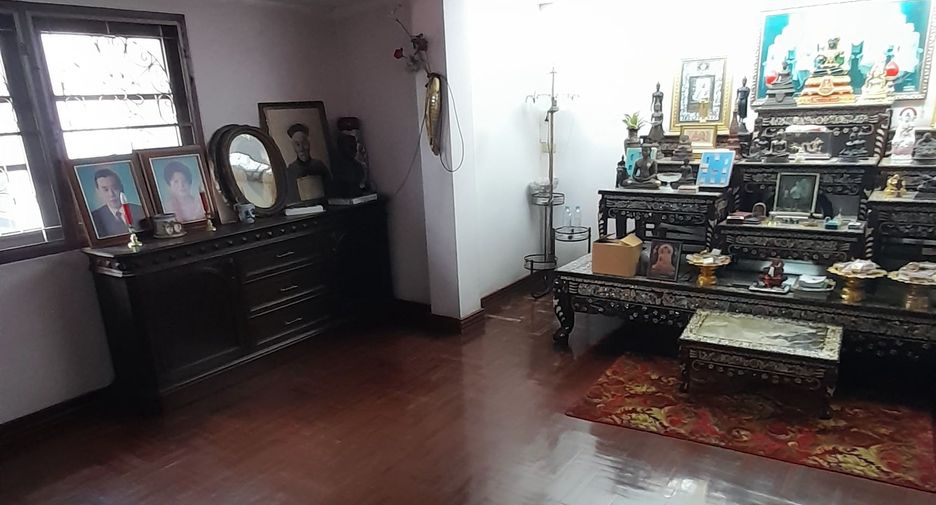 À vendre 4 chambres maison à Taling Chan, Bangkok