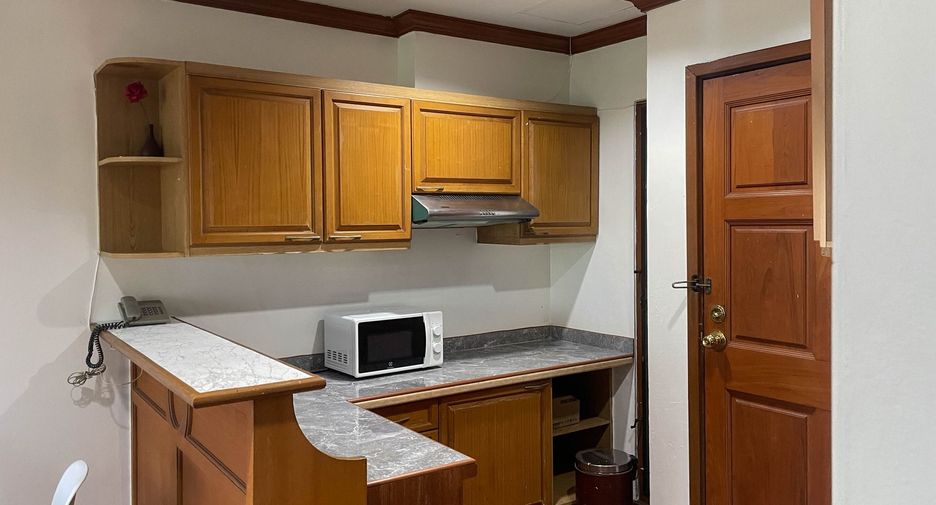 For rent 2 bedrooms condo in Bang Rak, Bangkok