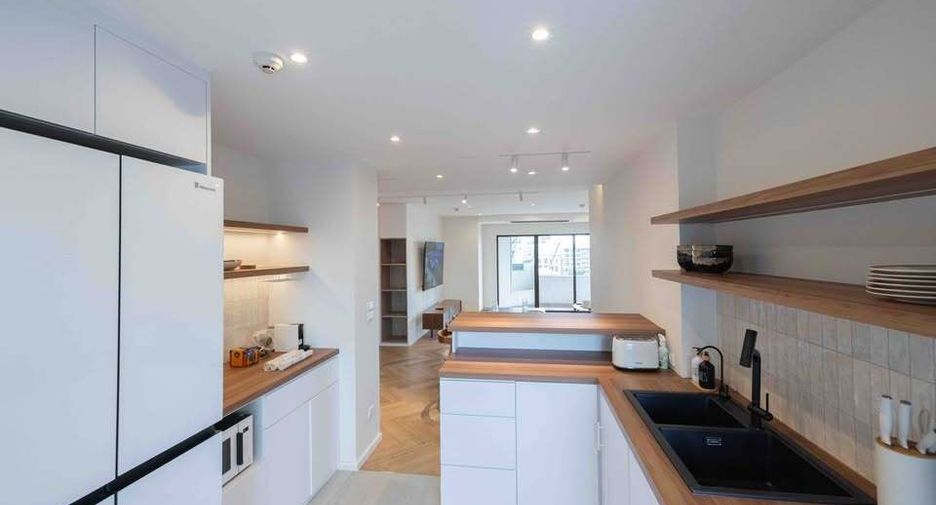 For rent 3 bedrooms condo in Watthana, Bangkok