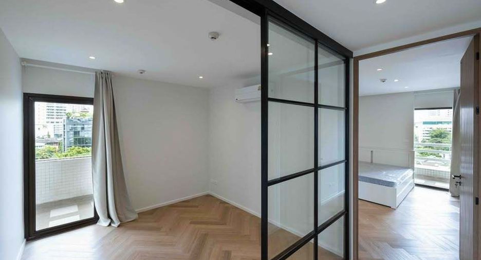 For rent 3 bedrooms condo in Watthana, Bangkok