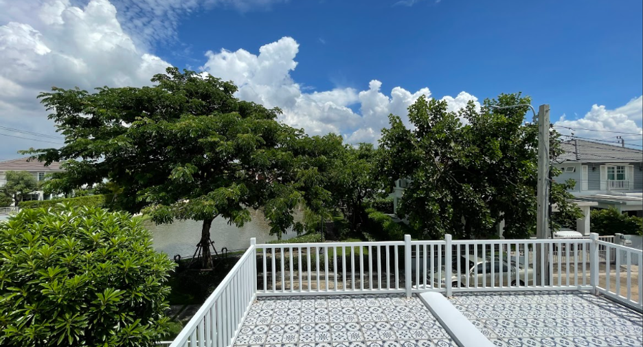 Casa en venta de 3 habitaciones en Phra Samut Chedi, Samut Prakan