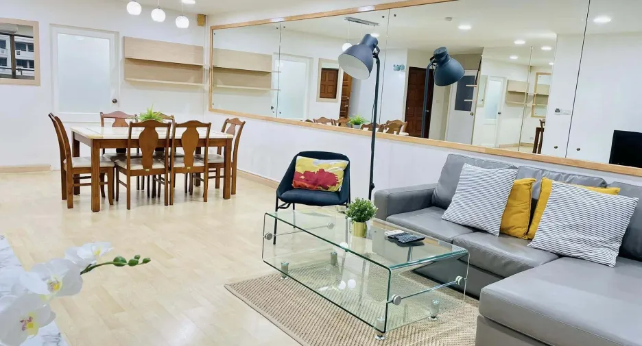 Condo en alquiler de 2 habitaciones en Suan Luang, Bangkok