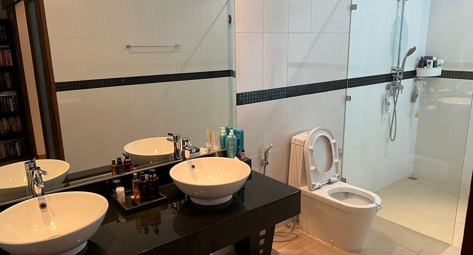 For sale 3 bedrooms condo in Kathu, Phuket