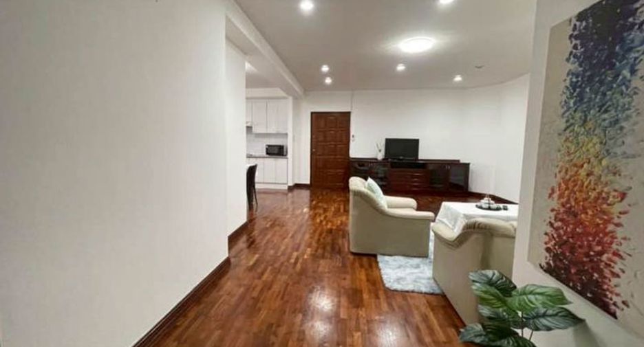 For rent 2 bedrooms apartment in Watthana, Bangkok