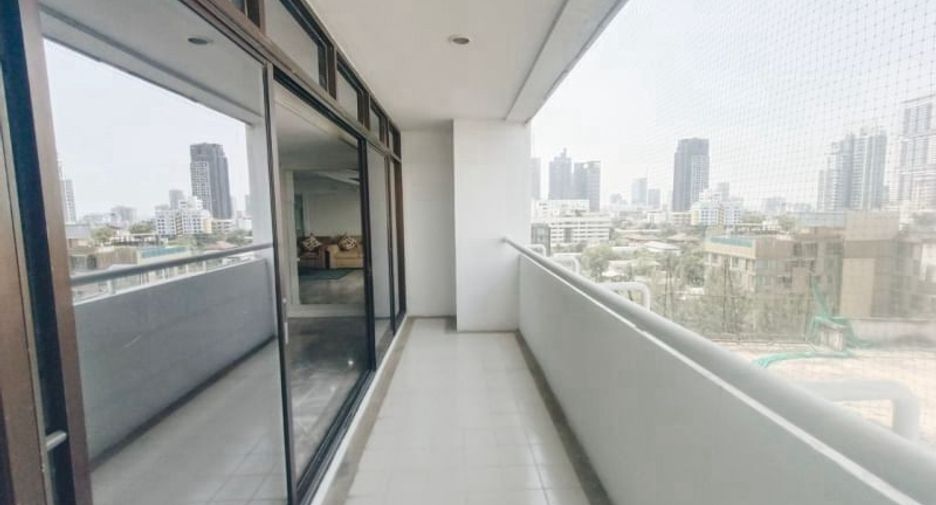 À louer 3 chambres condo à Watthana, Bangkok
