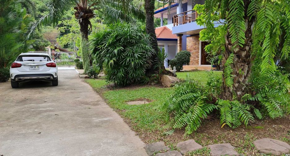 For rent 5 bedrooms house in Mueang Phuket, Phuket