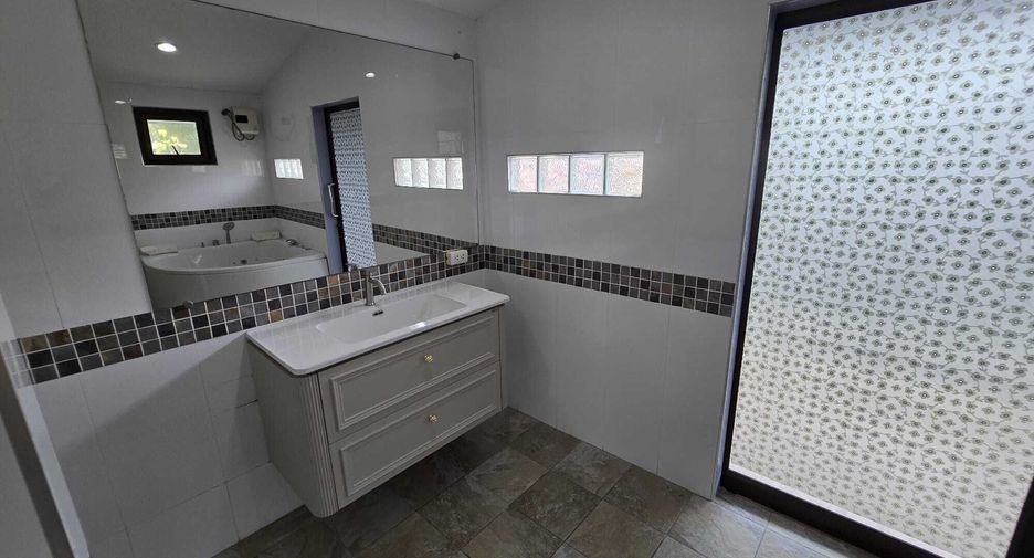 For rent 5 bedrooms house in Mueang Phuket, Phuket