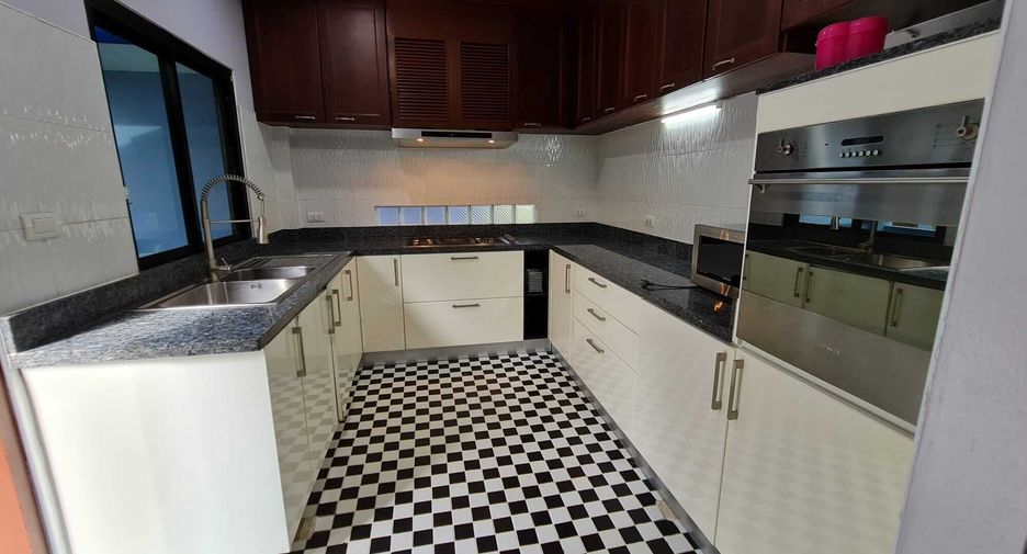 For rent 5 bedrooms house in Mueang Phuket, Phuket