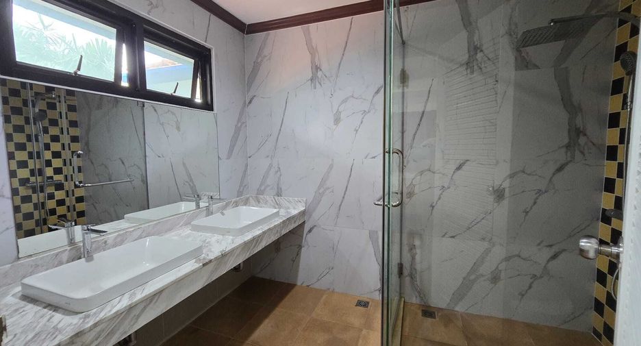 For rent 5 bedrooms house in Mueang Phuket, Phuket
