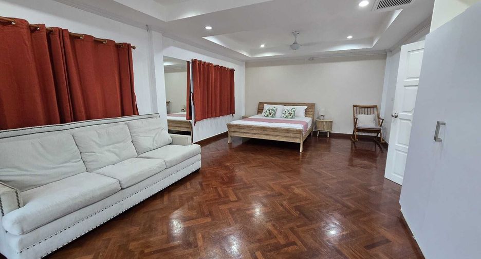 For rent 5 bedrooms house in Mueang Phuket, Phuket
