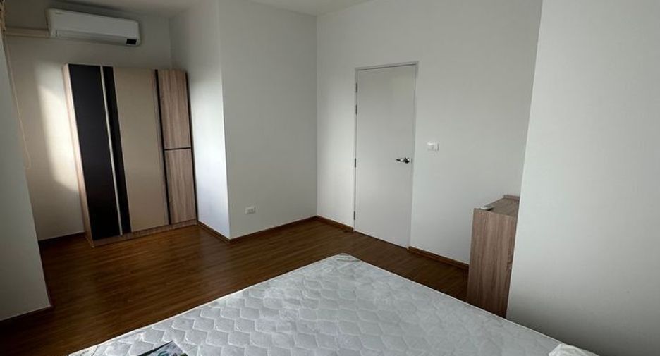 For rent 3 bedrooms townhouse in Bang Phli, Samut Prakan