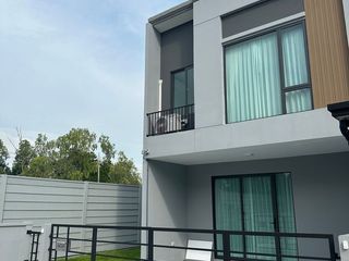 出租 3 卧室 联排别墅 在 Bang Phli, Samut Prakan