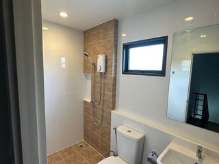 出租 3 卧室 联排别墅 在 Bang Phli, Samut Prakan