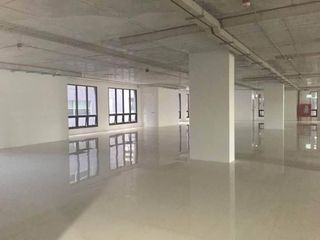 Reihenhaus zur Miete mit 9 Zimmer in Huai Khwang, Bangkok