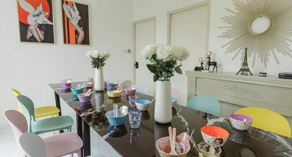 For rent 6 bedrooms house in Bang Na, Bangkok