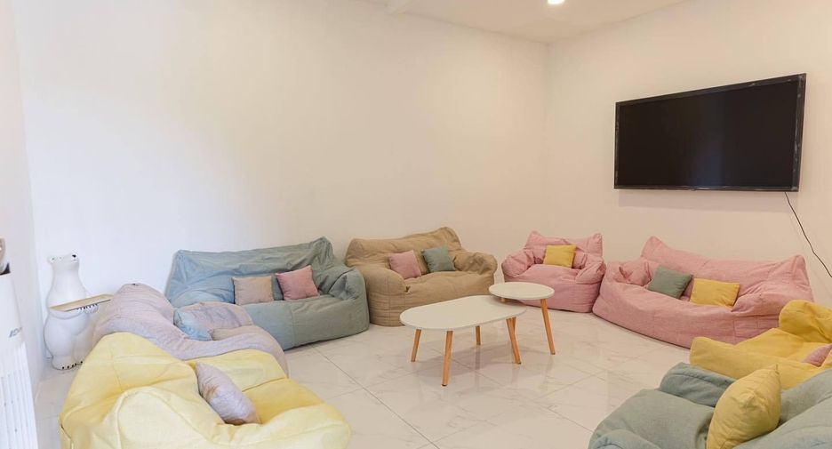For rent 6 bedrooms house in Bang Na, Bangkok