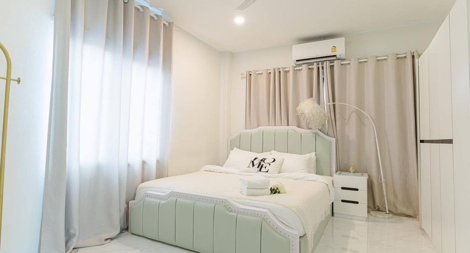 For rent 6 bedrooms house in Bang Na, Bangkok