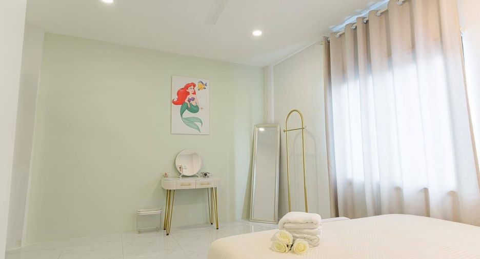 For rent 6 bedrooms house in Bang Na, Bangkok