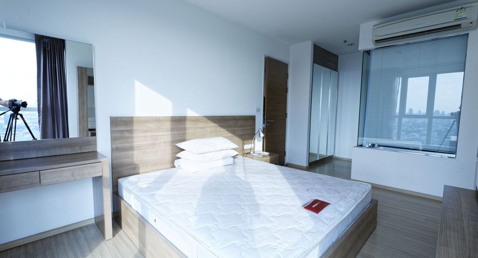 For sale 2 bedrooms condo in Phra Khanong, Bangkok