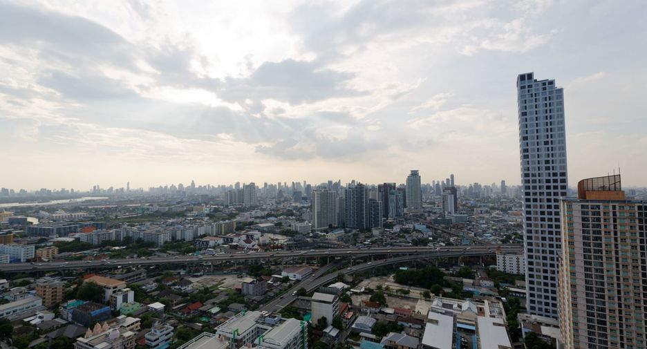 For sale 2 bedrooms condo in Phra Khanong, Bangkok