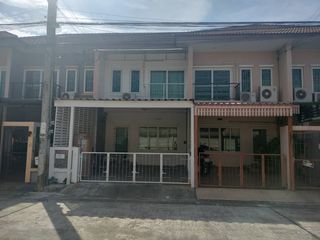 For Rent 3 Bedroom Townhouse In Khlong Sam Wa, Bangkok