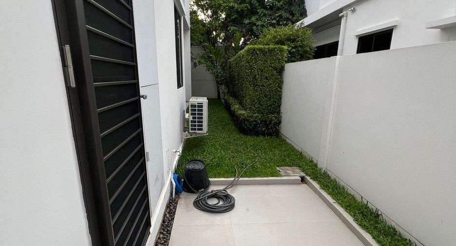 For rent 4 bedrooms house in Bang Phli, Samut Prakan