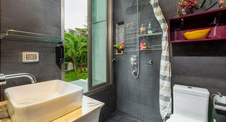 For sale and for rent 4 bedrooms villa in Mueang Phuket, Phuket