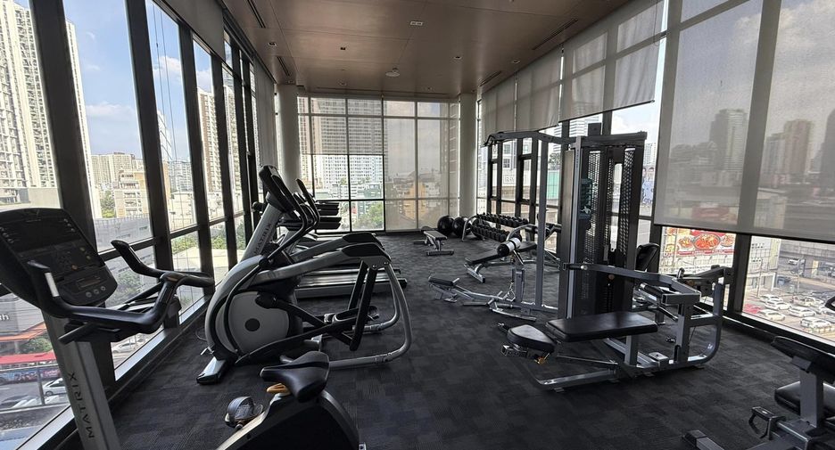 For rent studio condo in Huai Khwang, Bangkok