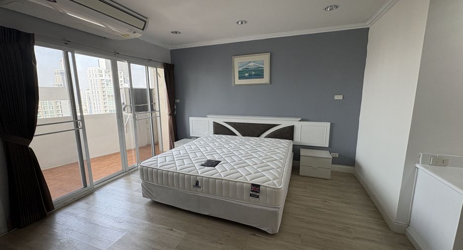 Condo en alquiler de 3 habitaciones en Watthana, Bangkok