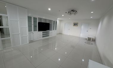 Wohnung zur Miete mit 3 Zimmer in Watthana, Bangkok