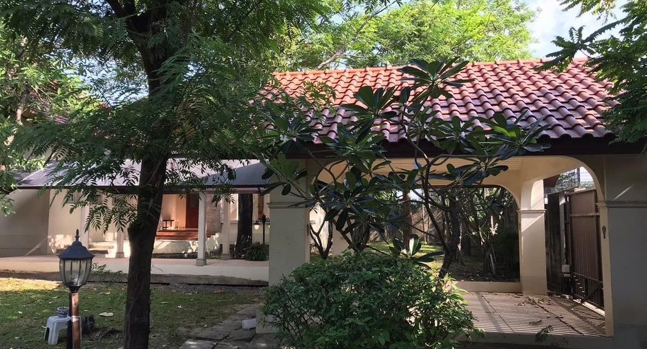 For sale 2 bedrooms house in Bang Na, Bangkok