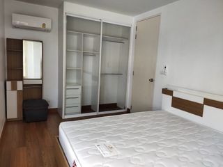 For rent 2 bedrooms condo in Thon Buri, Bangkok