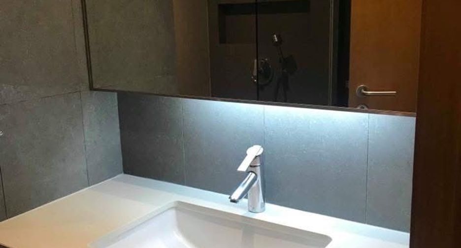 For rent 2 bedrooms apartment in Khlong Toei, Bangkok