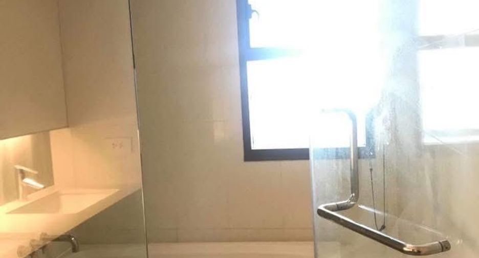 For rent 2 bedrooms apartment in Khlong Toei, Bangkok