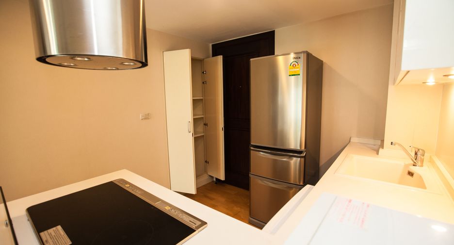 For rent 1 bed condo in Phaya Thai, Bangkok
