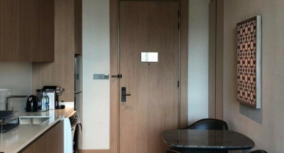 For rent 1 bed apartment in Pathum Wan, Bangkok