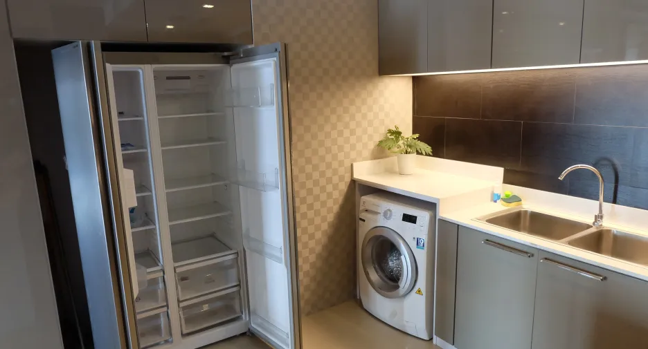 For rent 3 bedrooms condo in Pathum Wan, Bangkok