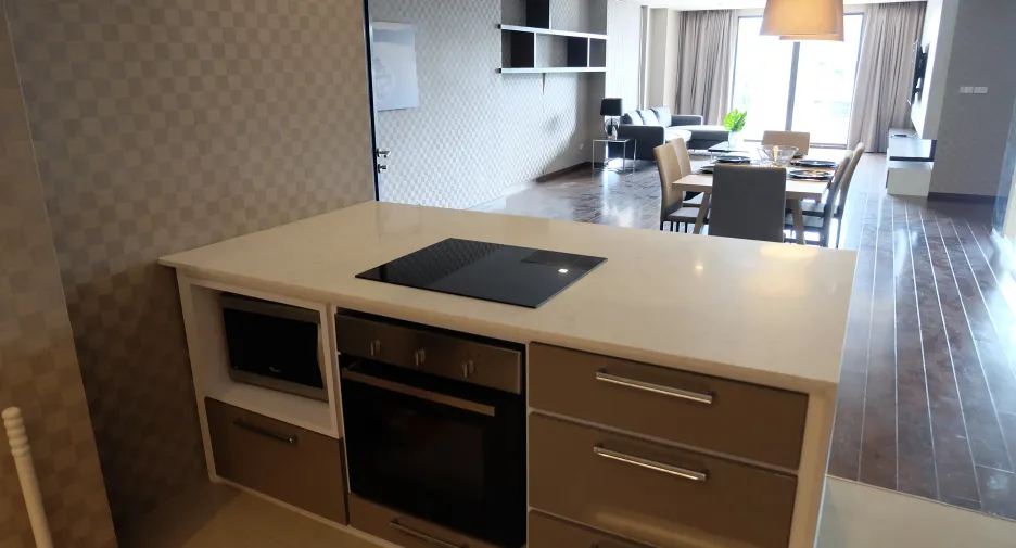 For rent 3 bedrooms condo in Pathum Wan, Bangkok