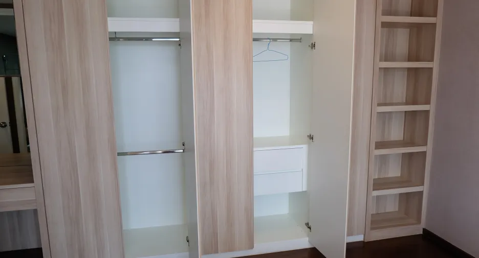 For rent 3 bedrooms condo in Pathum Wan, Bangkok