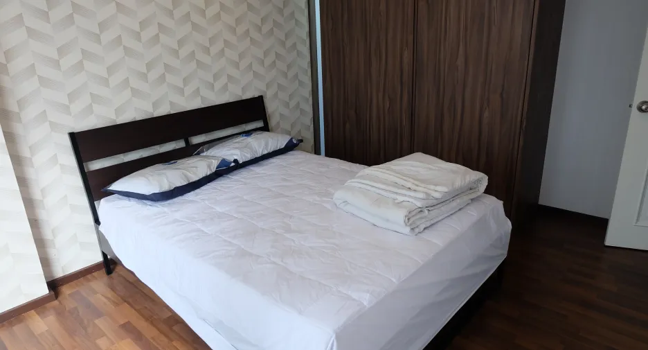 For rent 3 bedrooms condo in Pathum Wan, Bangkok