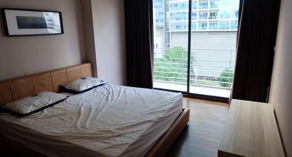For rent 3 bedrooms condo in Pathum Wan, Bangkok