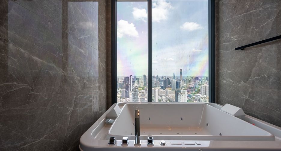 For sale 2 bedrooms condo in Watthana, Bangkok