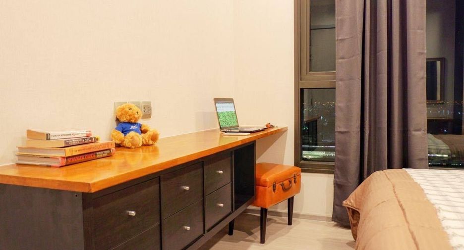 Condo en alquiler de 1 habitaciones en Phra Khanong, Bangkok