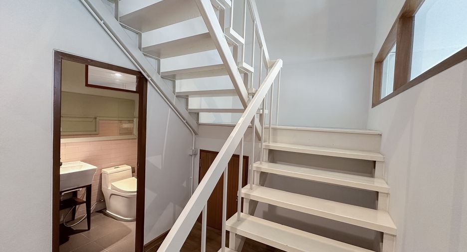 Reihenhaus zur Miete mit 3 Zimmer in Watthana, Bangkok
