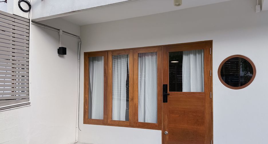 Reihenhaus zur Miete mit 3 Zimmer in Watthana, Bangkok