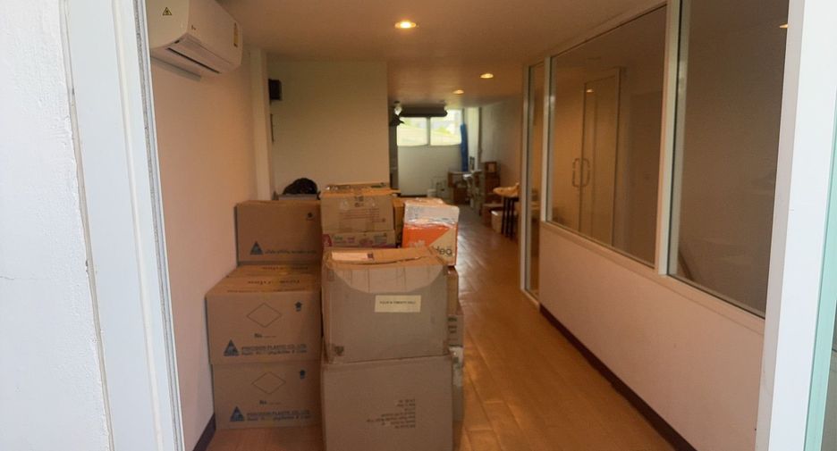 For rent 5 bedrooms office in Suan Luang, Bangkok