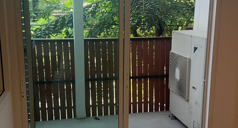 For rent 5 bedrooms office in Suan Luang, Bangkok