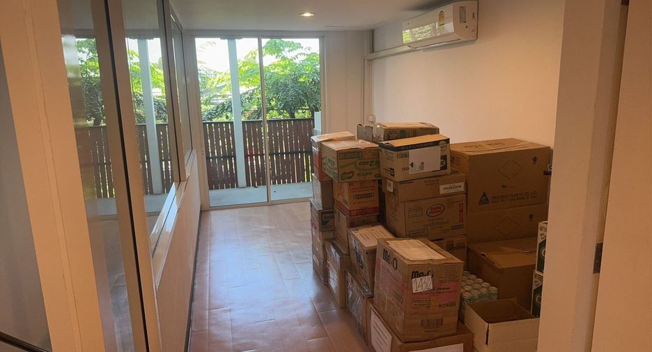 For rent 5 bedrooms office in Suan Luang, Bangkok
