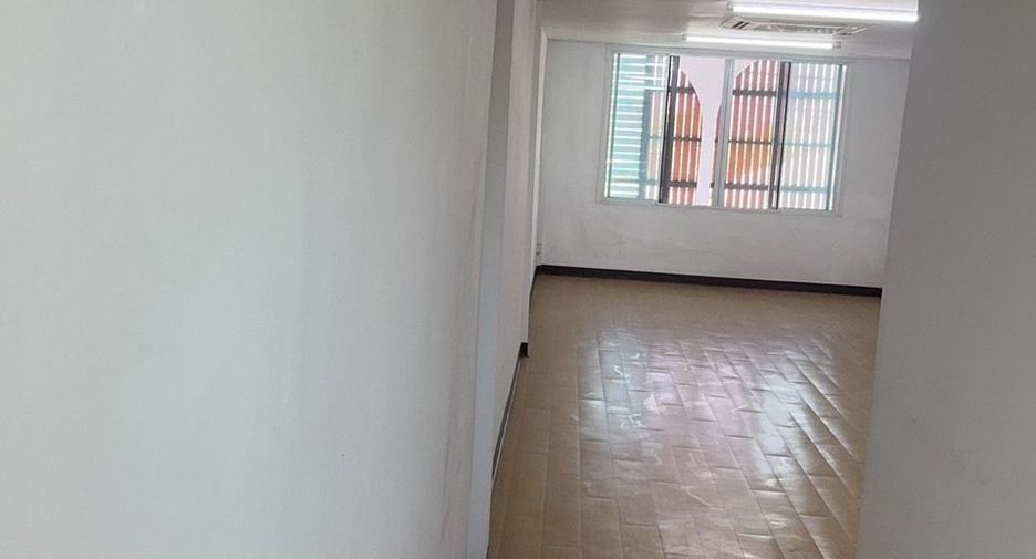 For rent 5 bedrooms office in Suan Luang, Bangkok