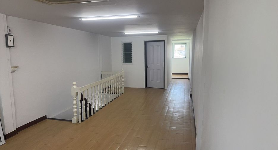 For rent 5 bedrooms office in Suan Luang, Bangkok